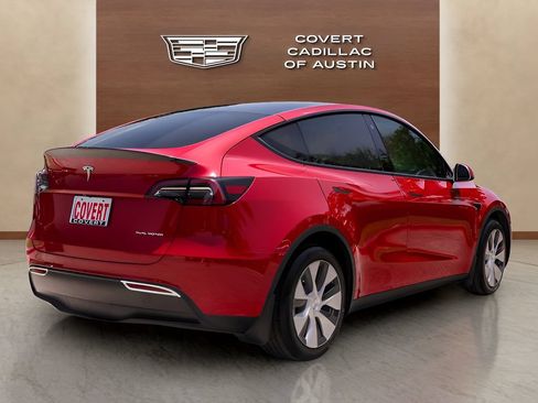 Used 2023 Tesla Model Y Long Range AWD/4WD image 4