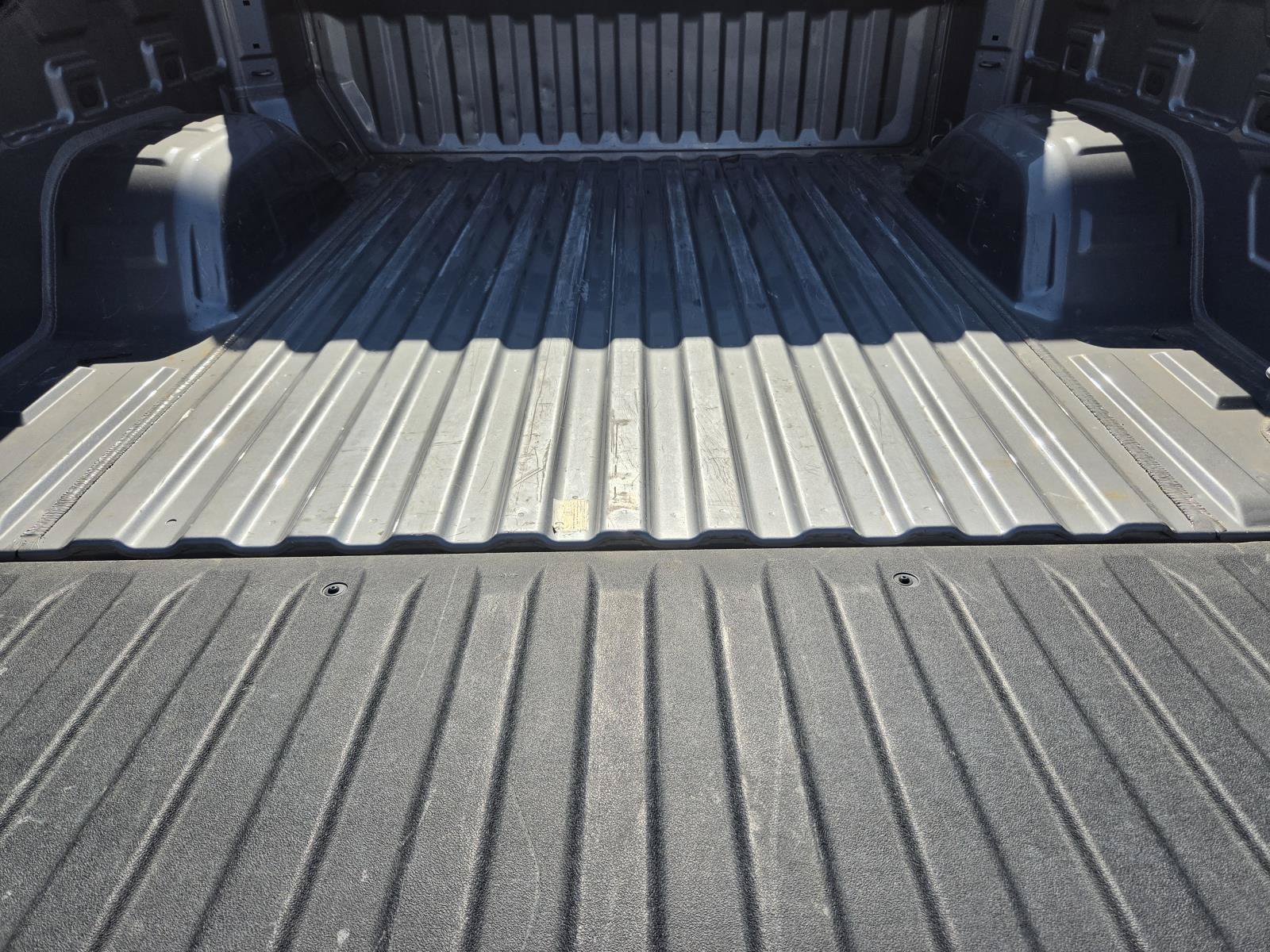 Used 2025 Chevrolet Silverado 1500 LT RWD image 12