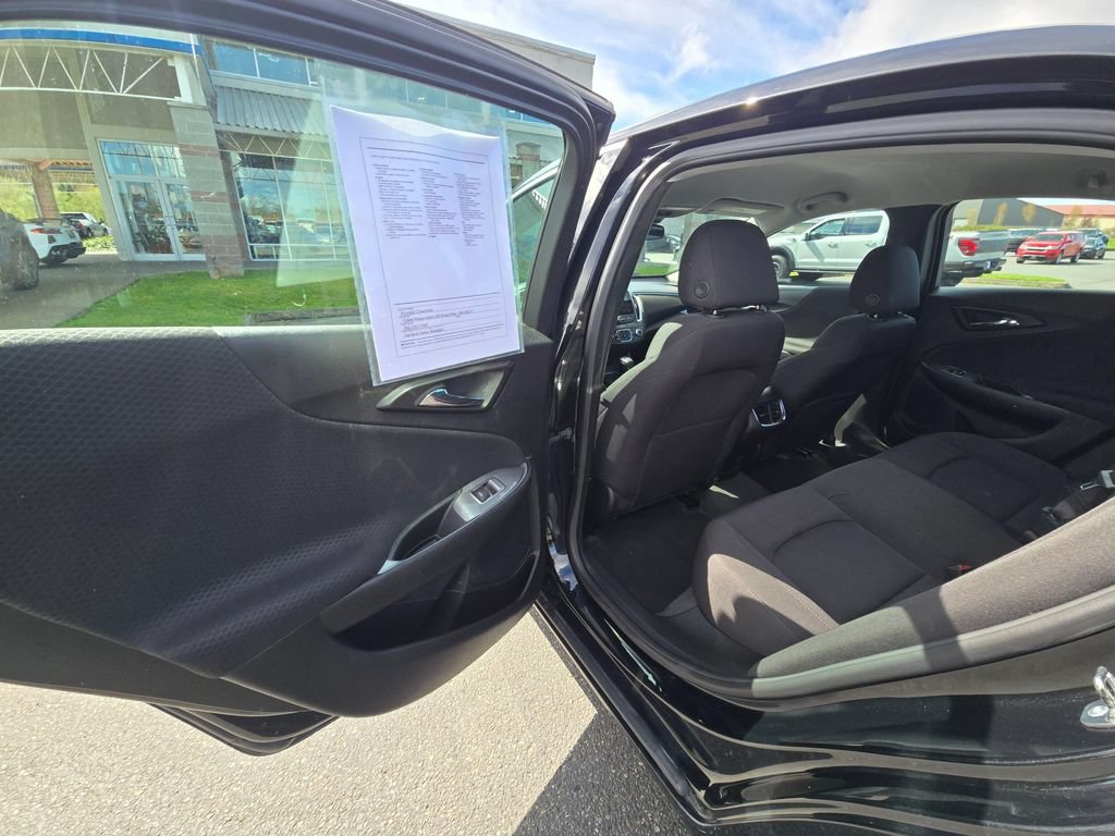 Used 2024 Chevrolet Malibu LT w/ Midnight Edition FWD image 11