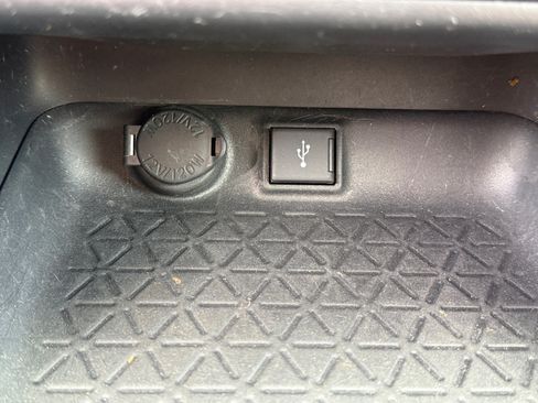 Used 2021 Toyota RAV4 XLE w/ Convenience Package AWD/4WD image 31