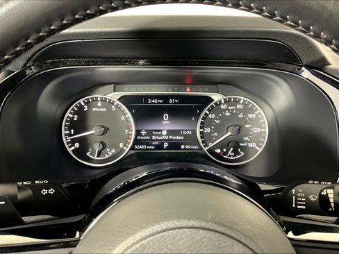 Used 2022 Nissan Pathfinder SV AWD/4WD image 13