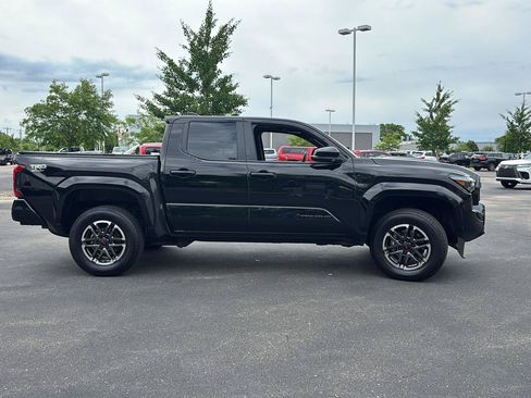 Used 2024 Toyota Tacoma TRD Sport w/ TRD Sport Premium Package AWD/4WD image 10