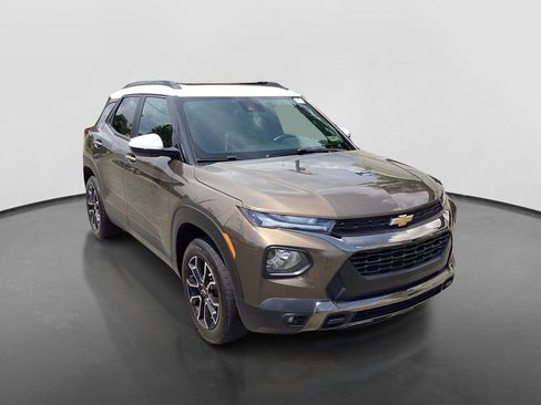 Used 2021 Chevrolet TrailBlazer ACTIV w/ Sun and Liftgate Package AWD/4WD image 3