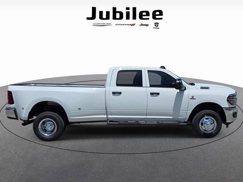 New 2026 RAM 3500 Tradesman AWD/4WD image 39