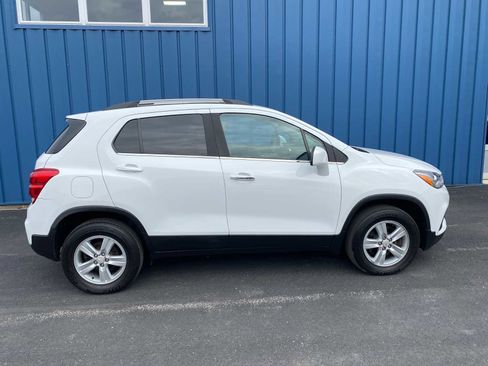Used 2017 Chevrolet Trax LT w/ LT Convenience Package image 15