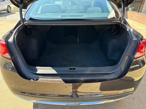 Used 2015 Chrysler 200 C w/ Navigation & Sound Group I image 17