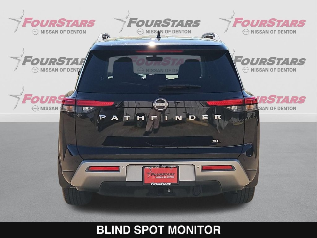 Used 2025 Nissan Pathfinder SL w/ SL Premium Package FWD image 5