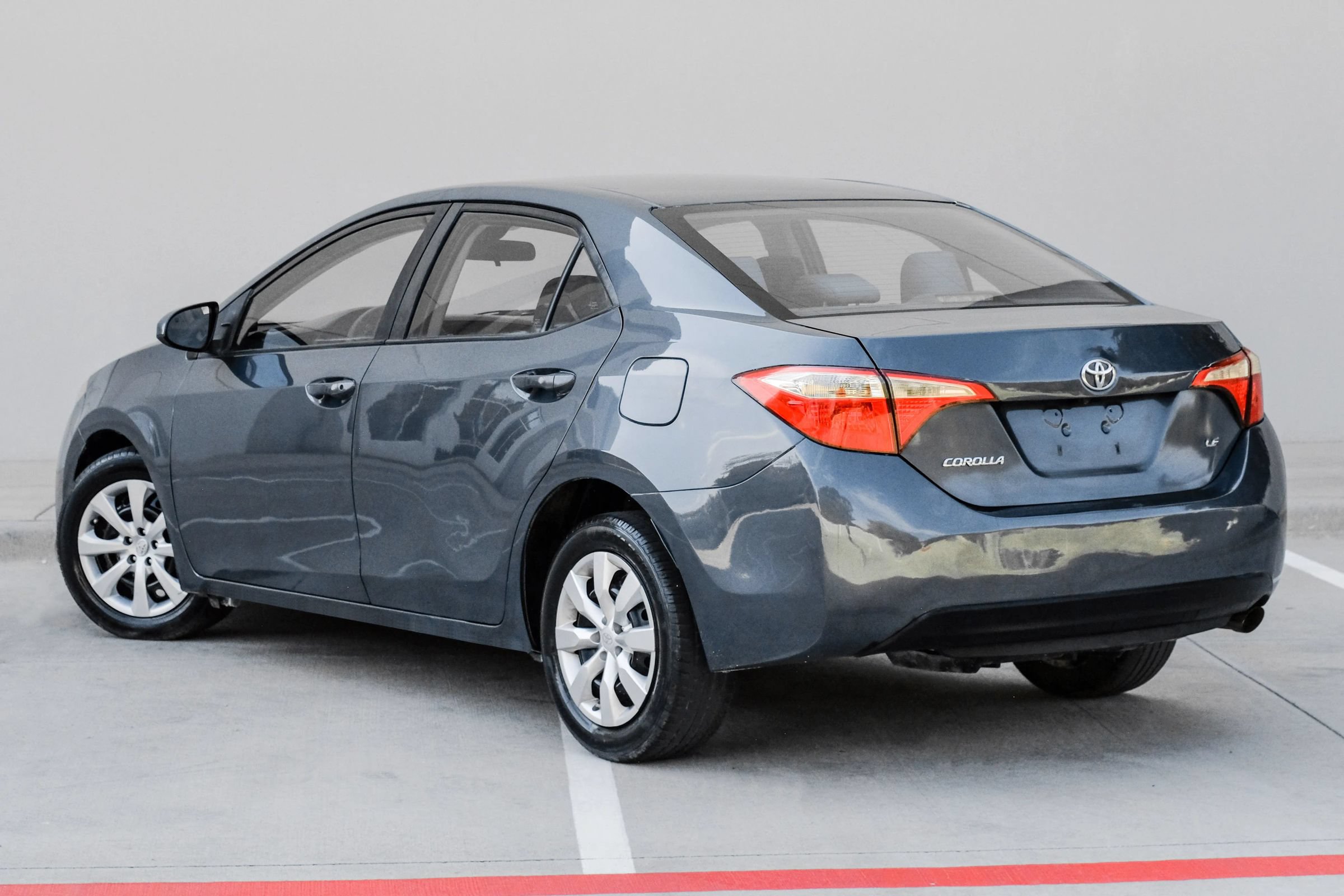 Used 2018 Toyota Corolla LE FWD image 15