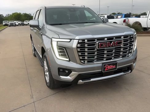 Used 2025 GMC Yukon Denali AWD/4WD image 2