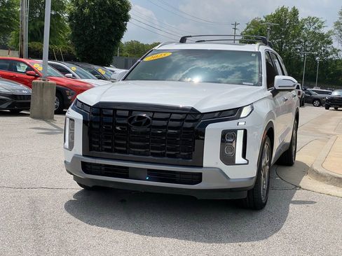 Used 2025 Hyundai Palisade Limited FWD image 3