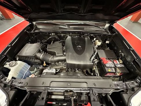 Used 2022 Toyota Tacoma TRD Sport AWD/4WD image 27