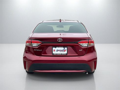 Used 2022 Toyota Corolla LE image 6