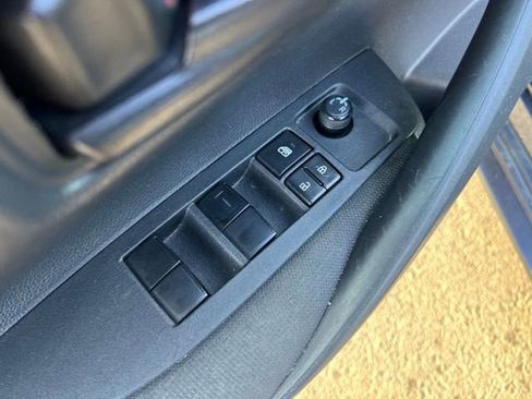 Used 2022 Toyota Corolla LE image 15