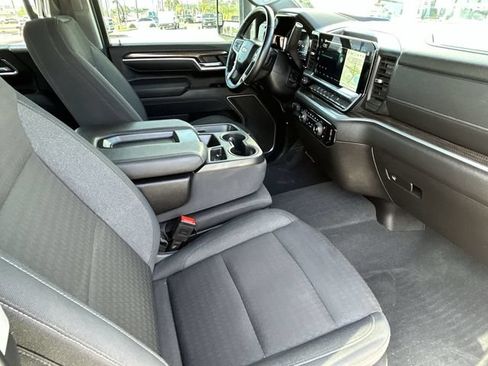 Used 2025 Chevrolet Silverado 2500 LT AWD/4WD image 12