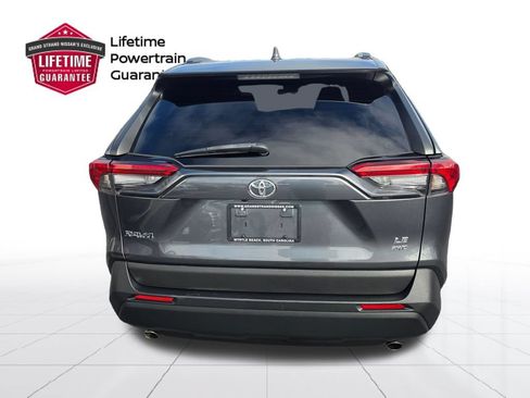 Used 2021 Toyota RAV4 LE AWD/4WD image 9