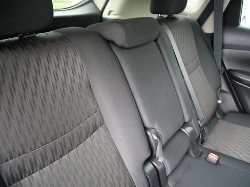 Used 2019 Nissan Rogue SV AWD/4WD image 31