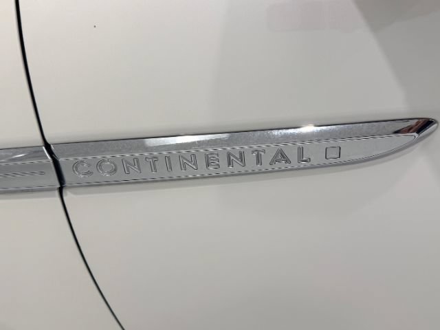 Used 2017 Lincoln Continental Reserve w/ Technology Package AWD/4WD image 16