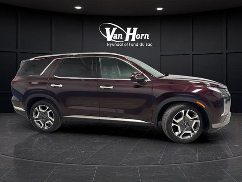 Used 2024 Hyundai Palisade Limited image 2