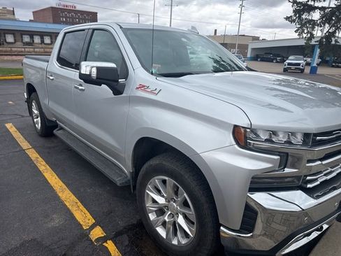 Used 2022 Chevrolet Silverado 1500 LTZ image 3