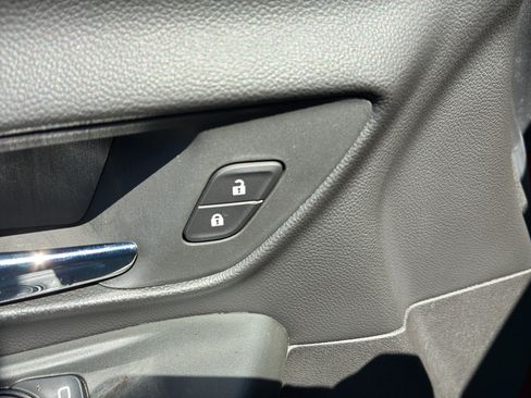 Used 2022 Chevrolet Bolt LT w/ Infotainment Package FWD image 20