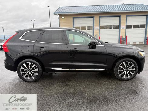 Used 2023 Volvo XC60 B5 Plus image 8