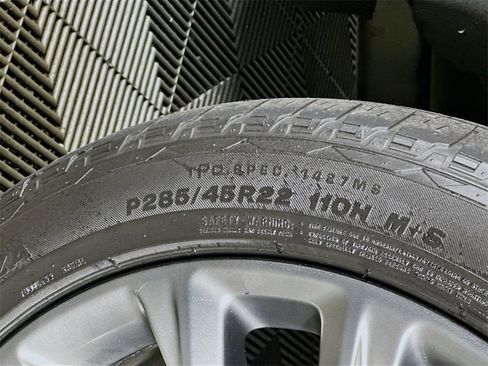 Used 2019 Cadillac Escalade Premium Luxury w/ Escalade Sport Edition image 33