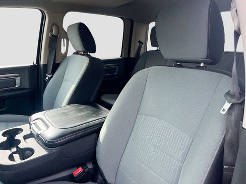 Used 2022 RAM 1500 Classic SLT RWD image 20