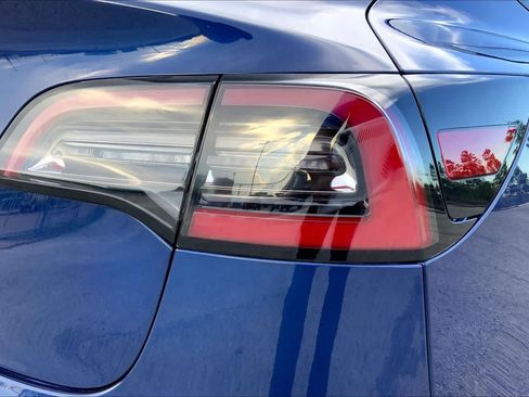 Used 2021 Tesla Model 3 Standard Range Plus RWD image 28