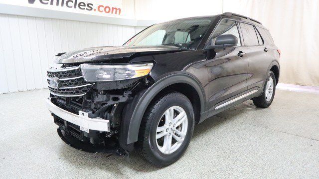 Used 2021 Ford Explorer XLT w/ Equipment Group 202A AWD/4WD image 2