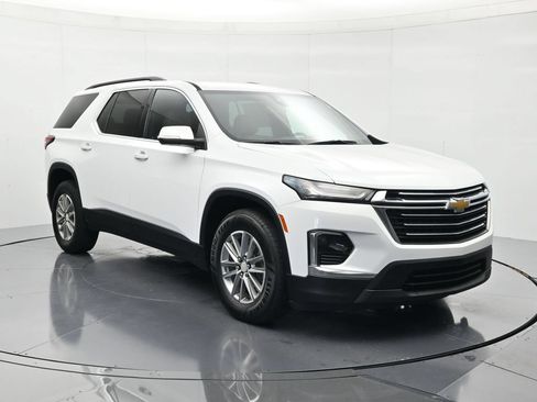 Used 2023 Chevrolet Traverse LT FWD image 3