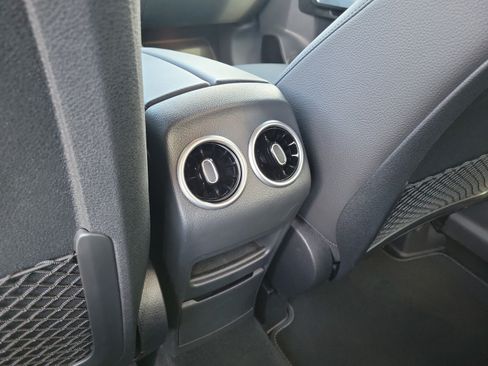 Used 2026 Mercedes-Benz GLB 250 image 11