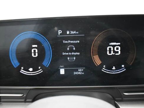 Used 2025 Hyundai Kona SEL FWD image 27