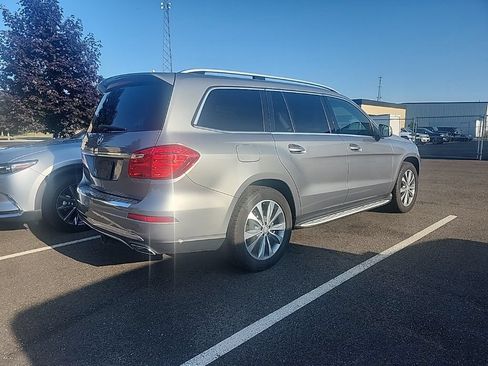 Used 2016 Mercedes-Benz GL 450 4MATIC image 2