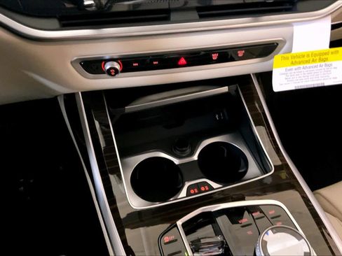 New 2026 BMW X7 xDrive40i w/ Executive Package image 18