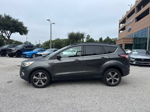 Used 2017 Ford Escape SE w/ SE Leather Comfort Package FWD image 2