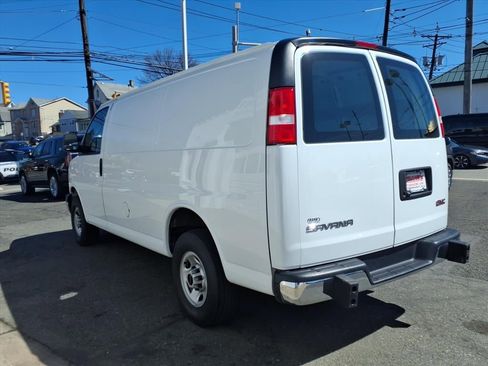 Used 2024 GMC Savana 2500 w/ Driver Convenience Package image 4