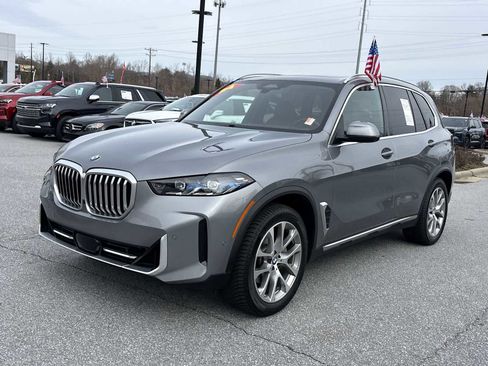 Used 2024 BMW X5 xDrive40i w/ Premium Package AWD/4WD image 4