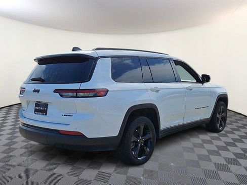 Used 2025 Jeep Grand Cherokee L Limited w/ Black Appearance Package AWD/4WD image 4