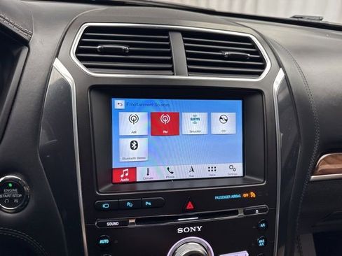 Used 2018 Ford Explorer Platinum image 25