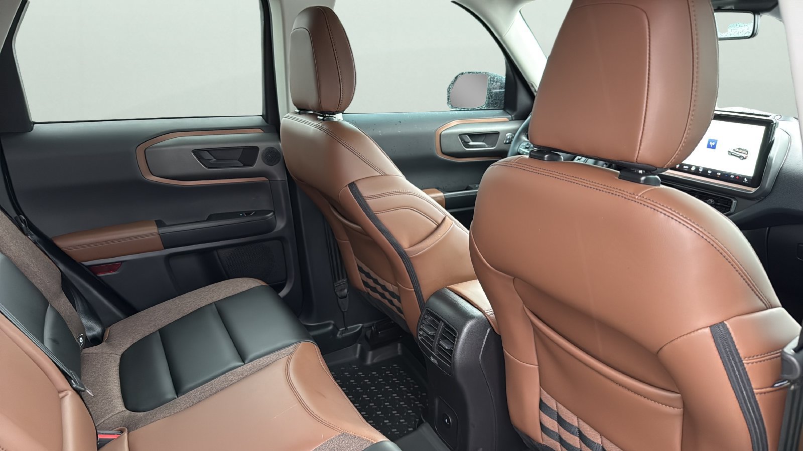 Certified 2025 Ford Bronco Sport Outer Banks w/ Outer Banks Tech Package+ AWD/4WD image 28