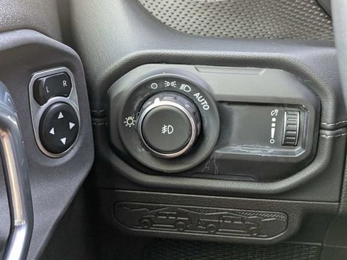 Certified 2024 Jeep Wrangler Unlimited Rubicon AWD/4WD image 29