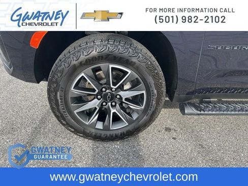 Used 2024 Chevrolet Suburban Z71 w/ Luxury Package AWD/4WD image 10