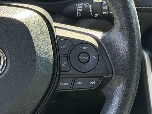 Used 2025 Toyota RAV4 XLE image 15