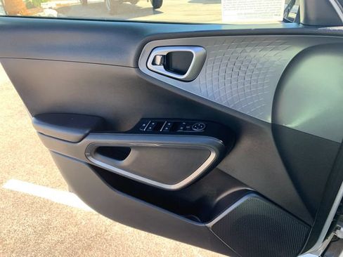Used 2020 Kia Soul EX FWD image 26