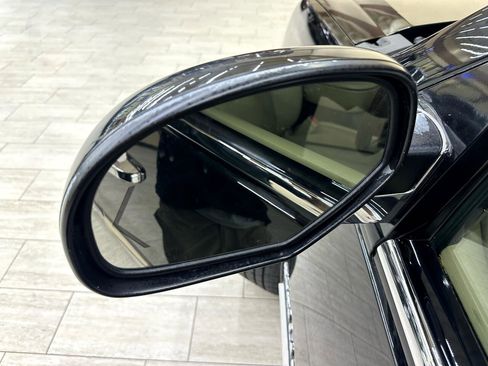 Used 2011 Cadillac Escalade EXT Premium image 11