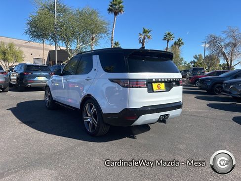 Used 2023 Land Rover Discovery Metropolitan Edition image 5