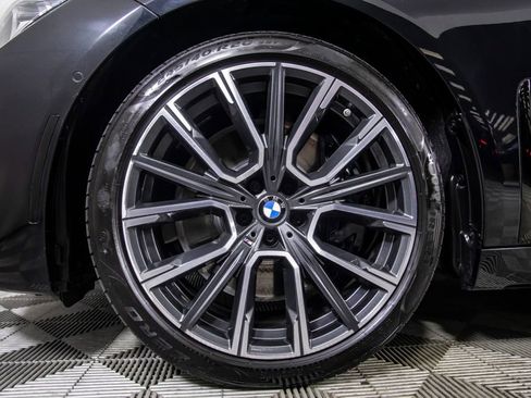 Used 2022 BMW 750i xDrive w/ Luxury Rear Seating Package image 41