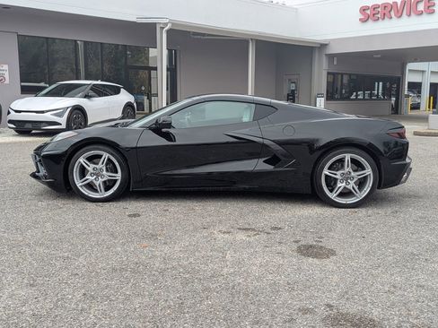 Used 2021 Chevrolet Corvette Stingray Coupe w/ 1LT image 4