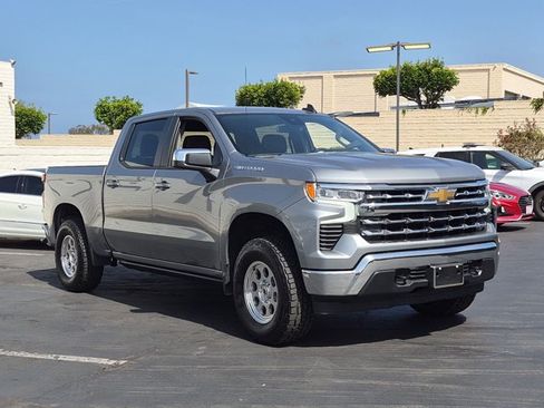 Used 2023 Chevrolet Silverado 1500 LT AWD/4WD image 3