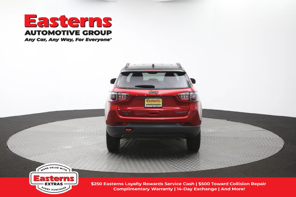 Used 2025 Jeep Compass Trailhawk AWD/4WD image 38